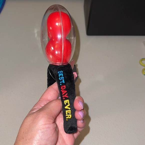 AUTHENTIC DISNEY PARKS MERCHANDISE. Light up Mickey Mouse Holiday Headband - Picture 4 of 6